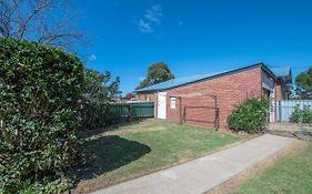 Sweet Caroline Sunny & Spacious Sleeps 6